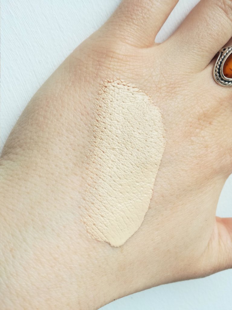 Swatch of Becca Cosmetics Ultimate Coverage 24 hour foundation in shade shell